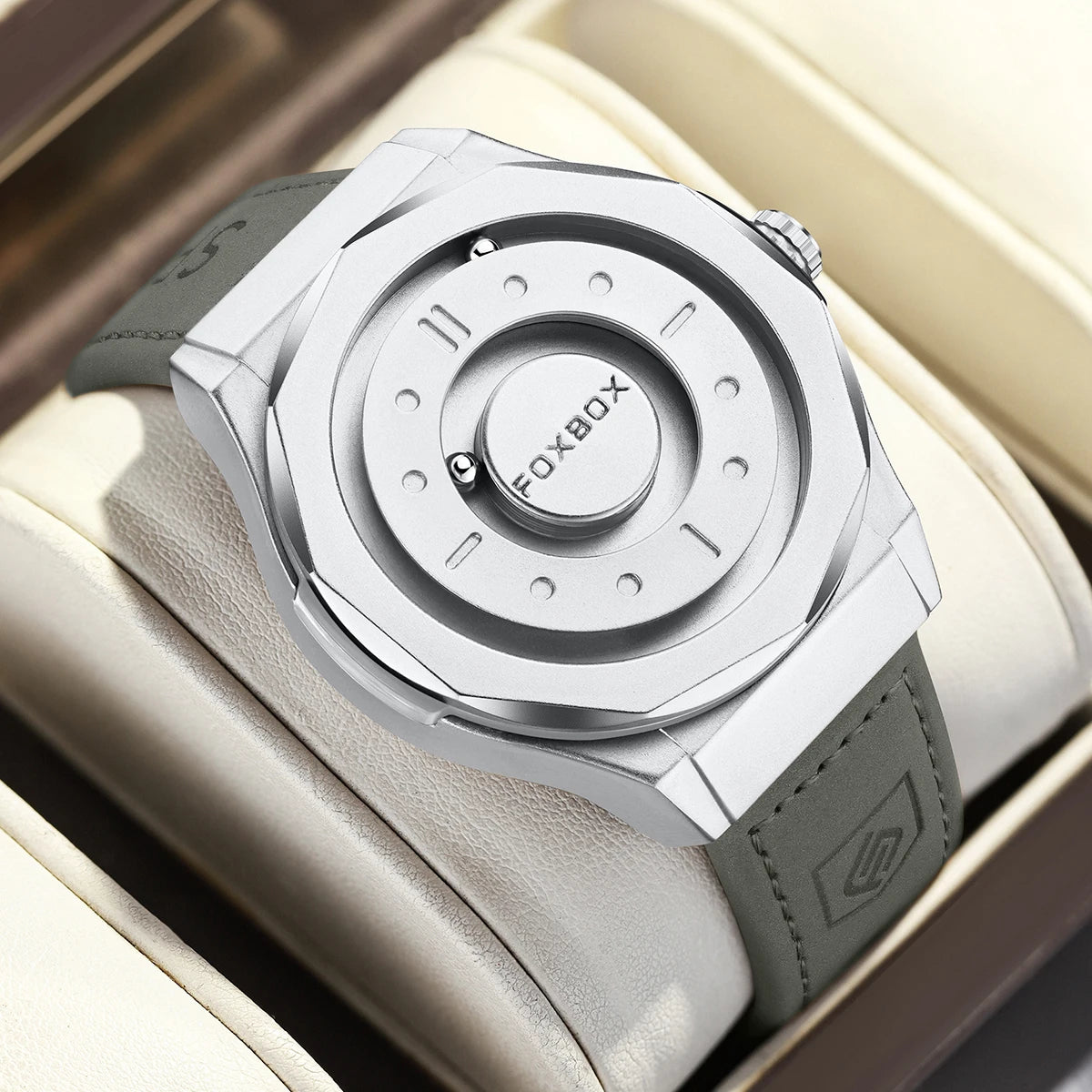 vastara foxbox stainless steel watch - classic unisex watch with stainless steel in white stainless steel (USA)