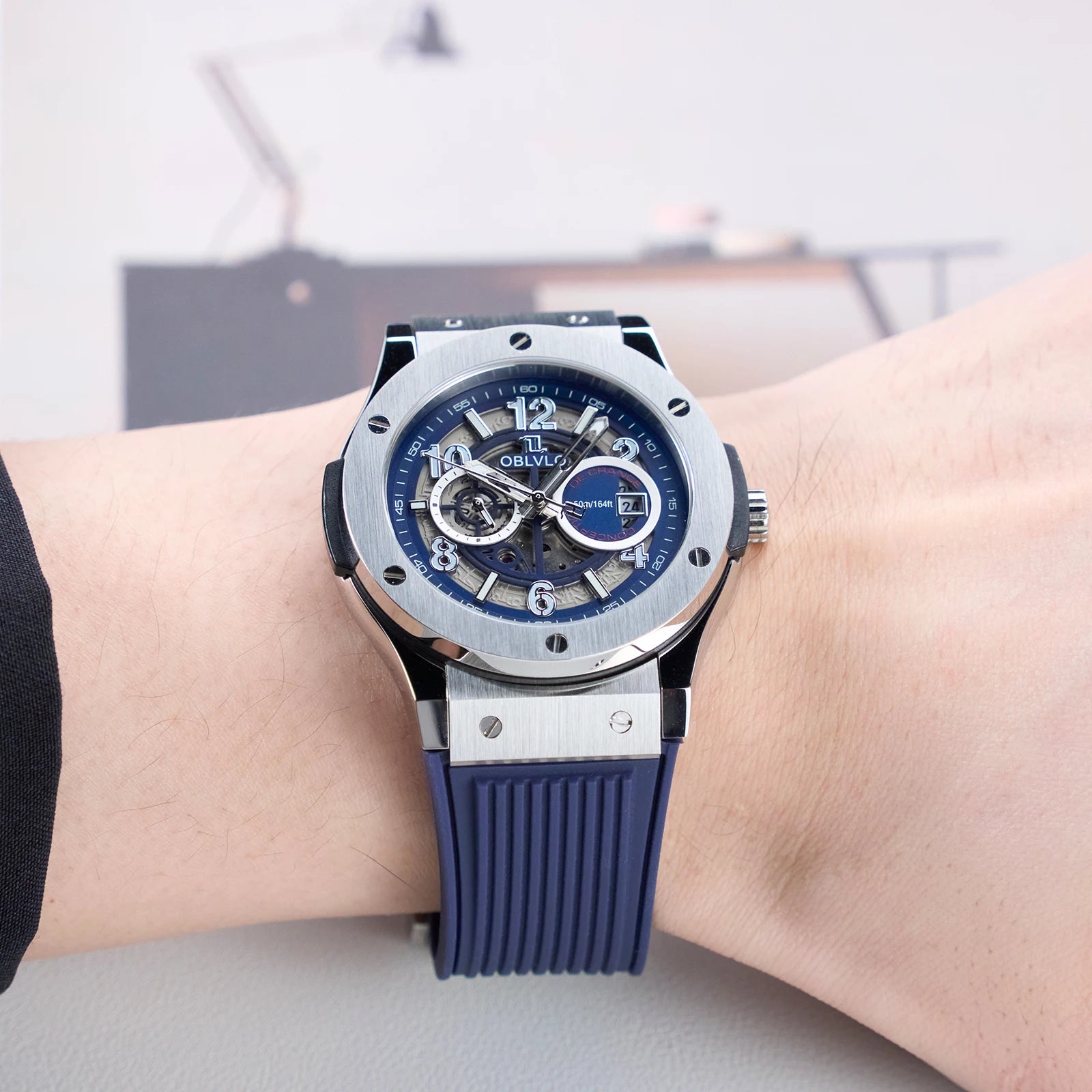 sell vastara 44mm blue dial – trade in watch watch 9 - classic unisex timepiece with stainless steel (USA)